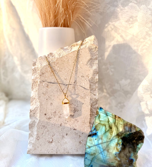 The crystal point pendant necklace